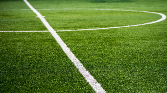 Fußballfeld Linien auf Rasen, Detailaufnahme Spielfeld Markierung