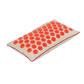 Rotes Akupressur-Kissen mit spiralförmigen Massagepunkten in beige-rotem Design.